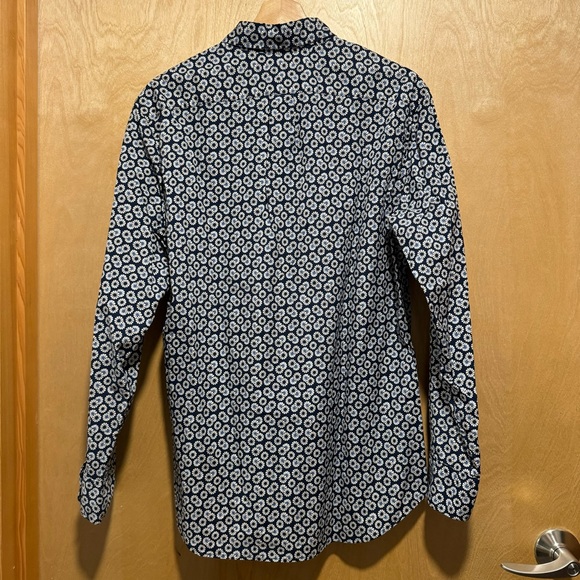 J. Crew Secret Wash Slim Long Sleeve Button Up - Picture 2 of 3